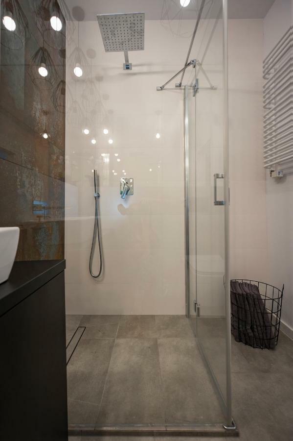 Unique 3City Apartments - Grey Apartment 格但斯克 外观 照片
