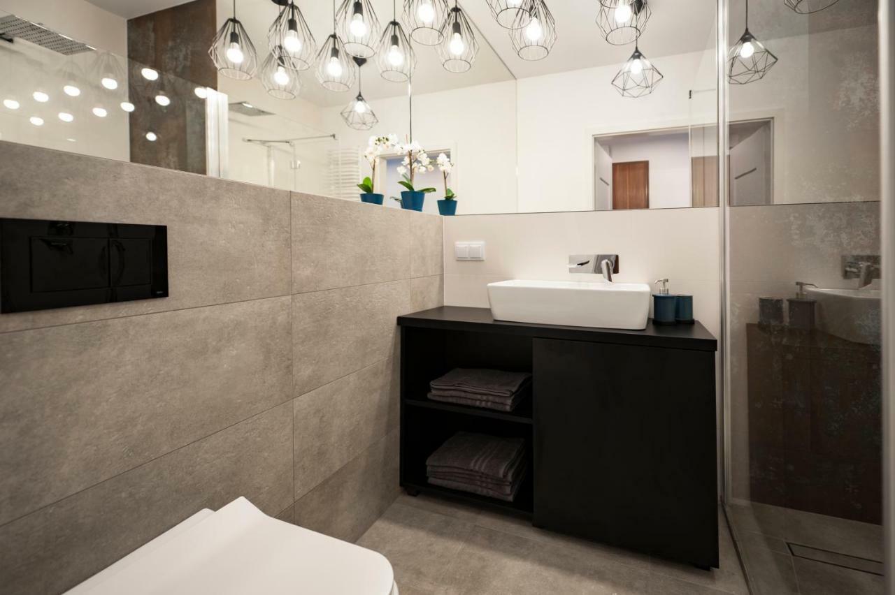 Unique 3City Apartments - Grey Apartment 格但斯克 外观 照片